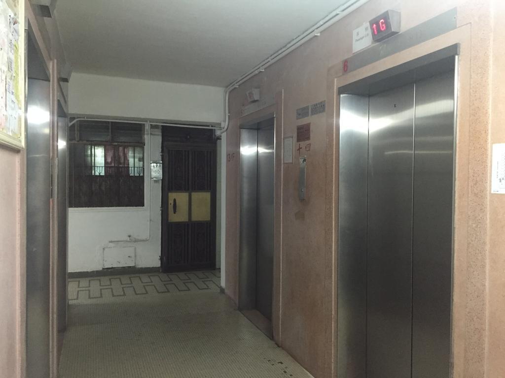 Traveller Friendship Hostel Хонконг Екстериор снимка