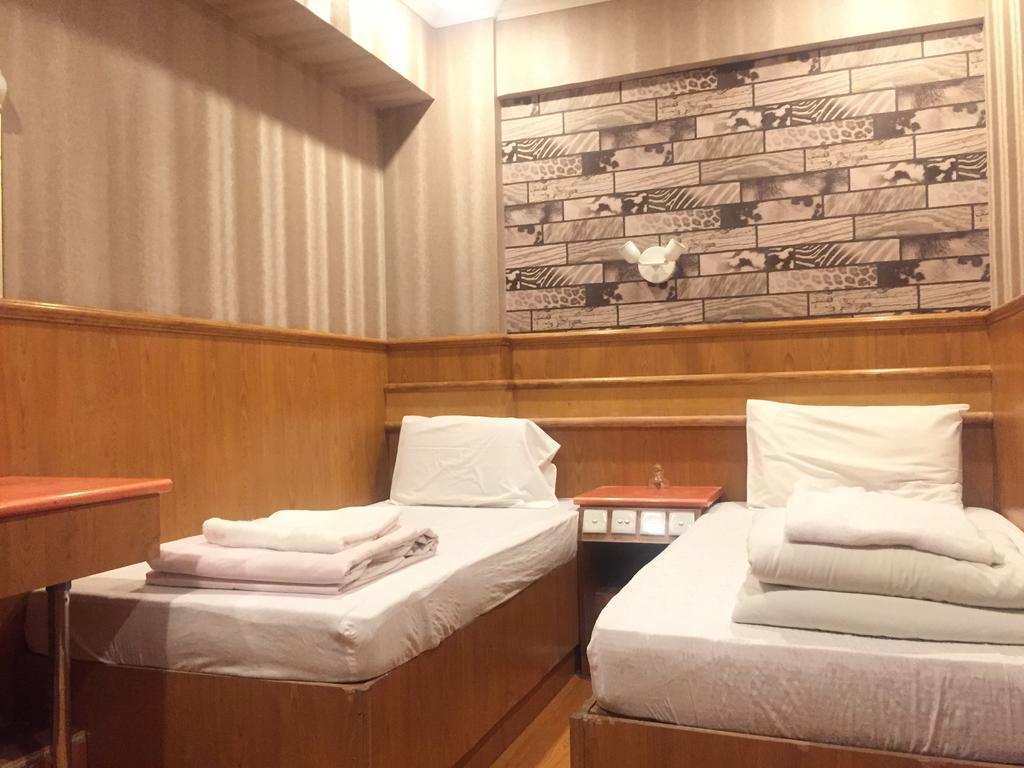 Traveller Friendship Hostel Хонконг Екстериор снимка