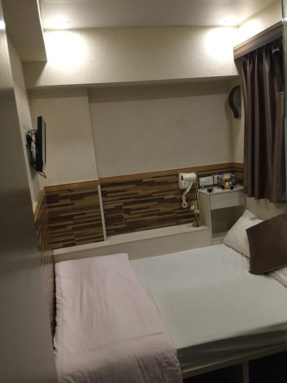 Traveller Friendship Hostel Хонконг Екстериор снимка