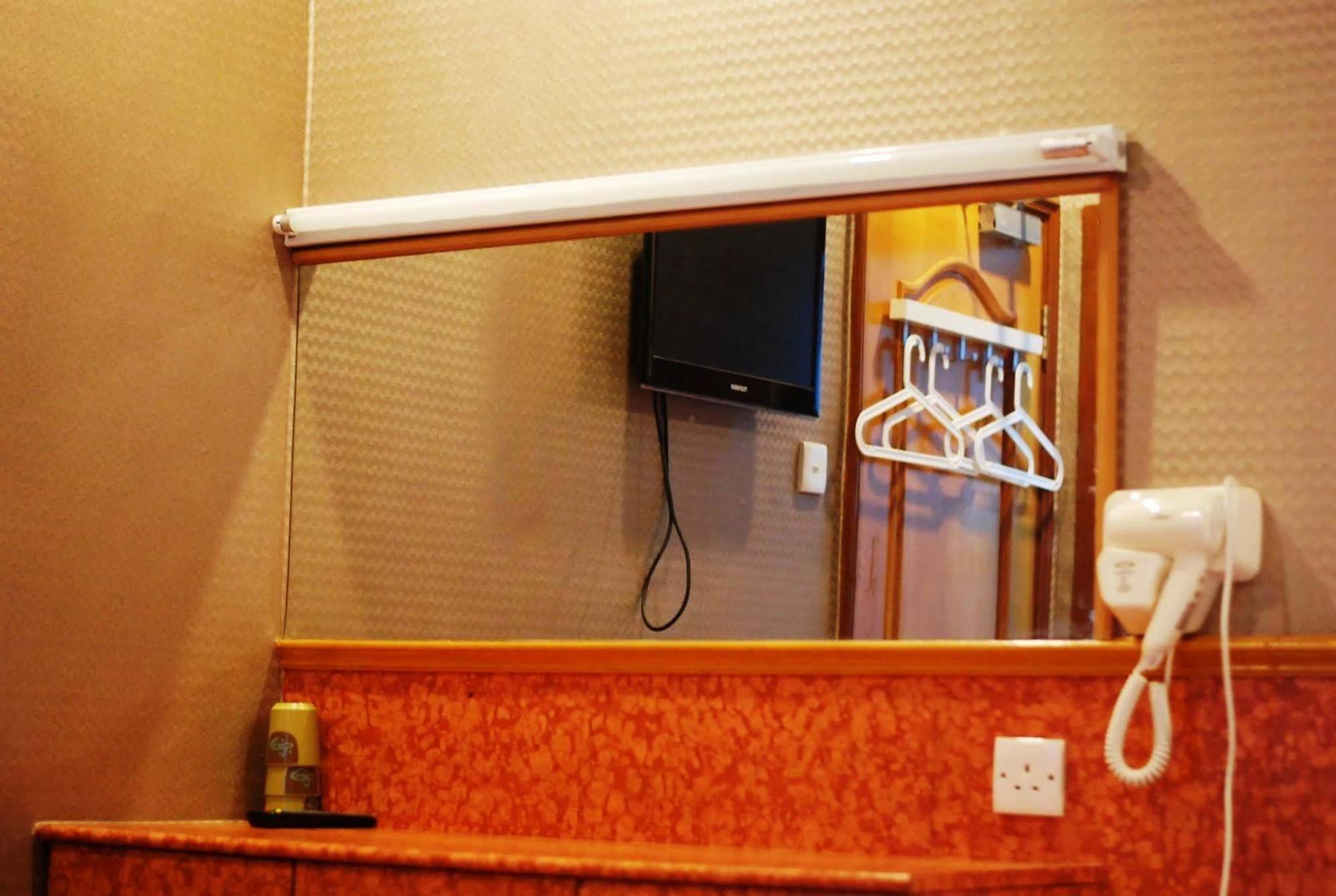 Traveller Friendship Hostel Хонконг Екстериор снимка