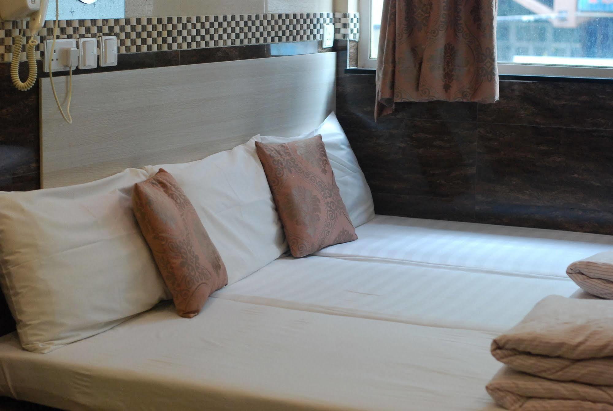 Traveller Friendship Hostel Хонконг Екстериор снимка