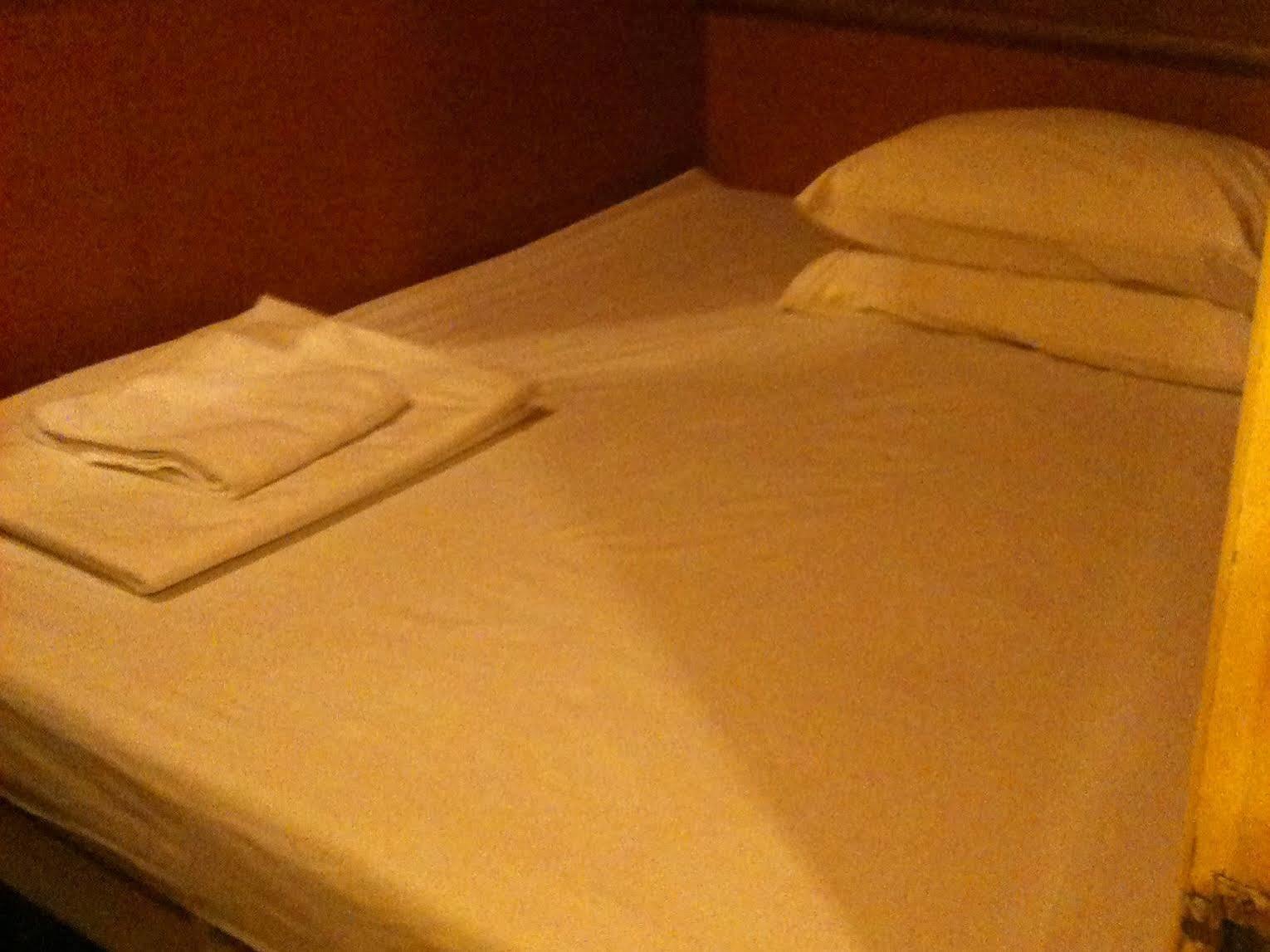 Traveller Friendship Hostel Хонконг Екстериор снимка