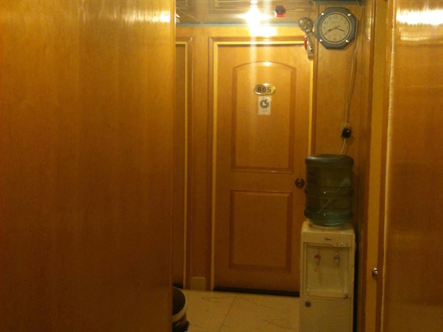 Traveller Friendship Hostel Хонконг Екстериор снимка